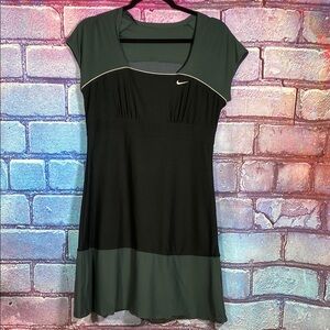 Nike Fit Dry Tennis Dress Size L Black Green Athletic Performance Activewear